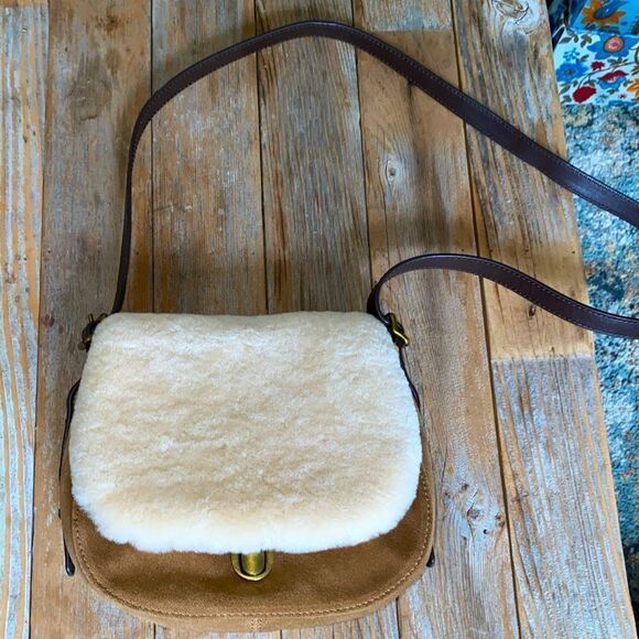 UGG Heritage Cross Body Bag - Picture 1 of 11